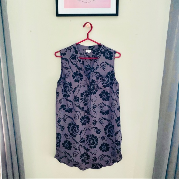 Lengthy Chiffon V-Neck Blouse - Picture 1 of 8